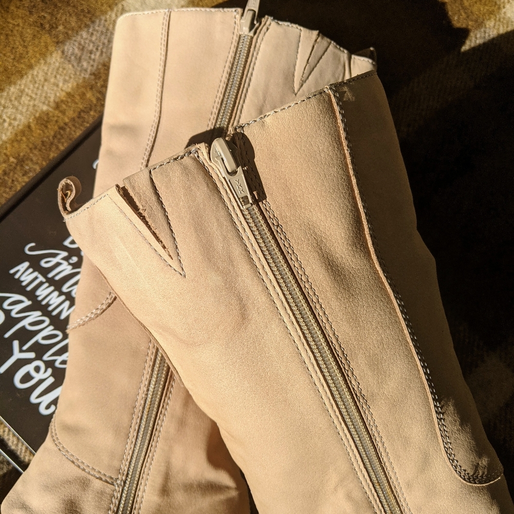 Natural Tan Cream Taupe Brushed Leather Suede High Heel Tall Fashion Boots 7.5 - Picture 9 of 15